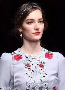 发带吃瓜博主,揭秘娱乐圈幕后真相