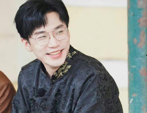 吃瓜演员情侣名,揭秘吃瓜群众心中的明星情侣甜蜜瞬间