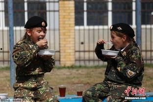 台军官吃瓜,揭秘军中“小圈子”现象