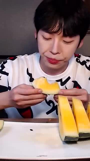 小黄嘴哥吃瓜,揭秘娱乐圈那些不为人知的幕后故事